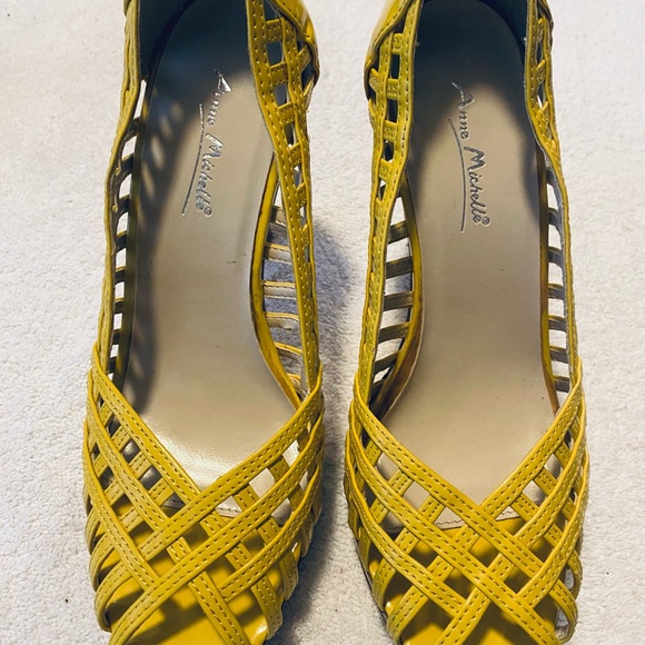 Brand New Leather Heels By ANNE MICHELLE - Size 8 - Heel Height 4” - Box 44 - Picture 2 of 7